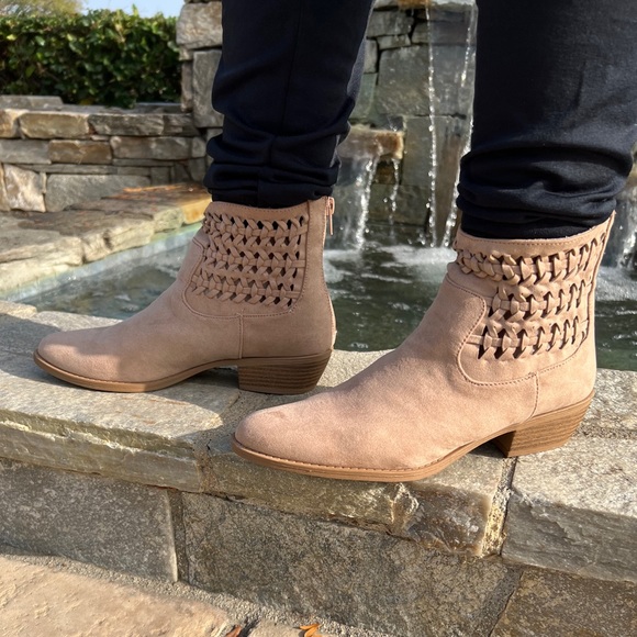 New beautiful braided tan bootie - Picture 6 of 9